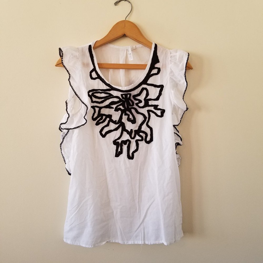 White Diamonds Blouse White with Black Designs Size Small